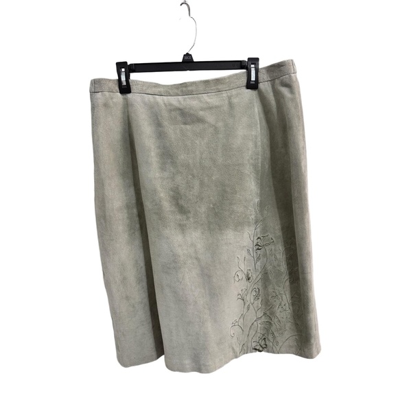 Terry Lewis Sage All Leather Floral Embroidery    suede Jacket and skirt 1X - Picture 4 of 16